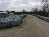 Lagerplatz Mauersteine Bordsteine